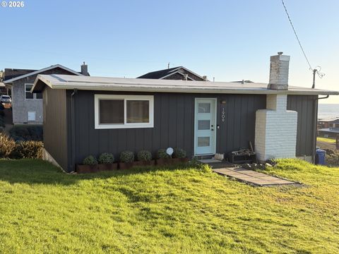 1906 NE 69TH ST Lincoln City OR 97367