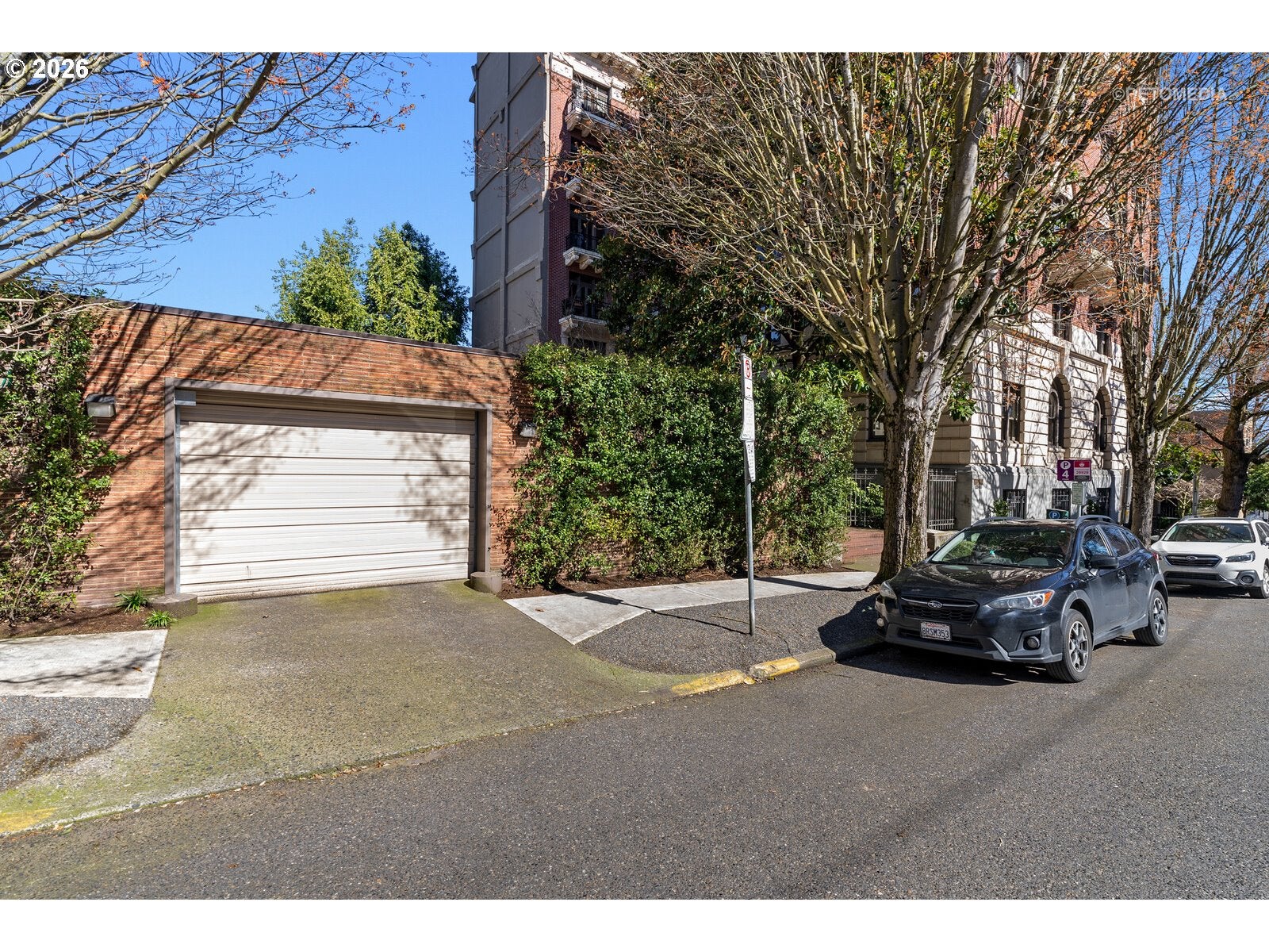 2141 NW DAVIS ST 204
