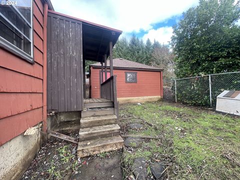 A home in Willamina