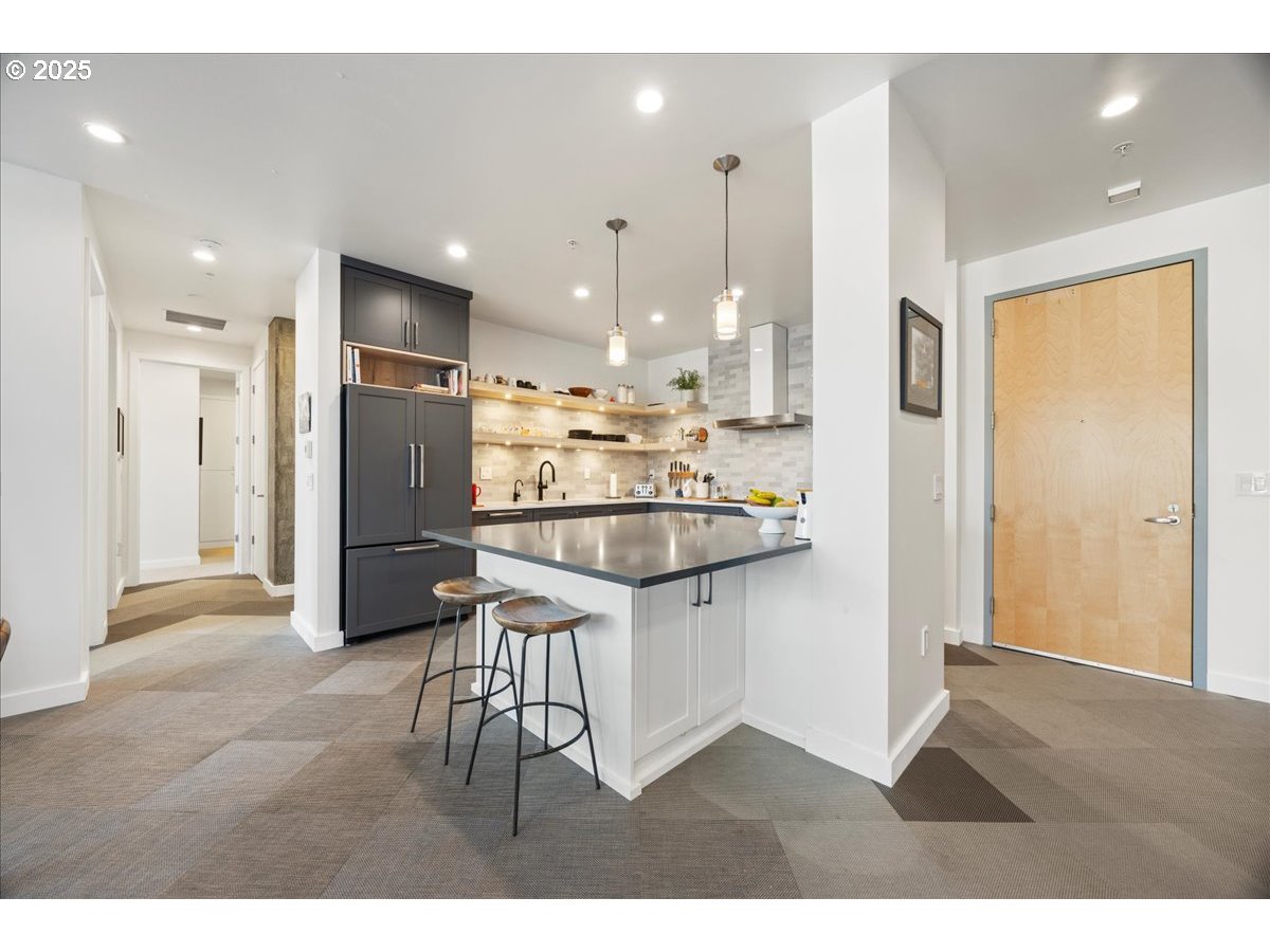 1926 W BURNSIDE ST 1602