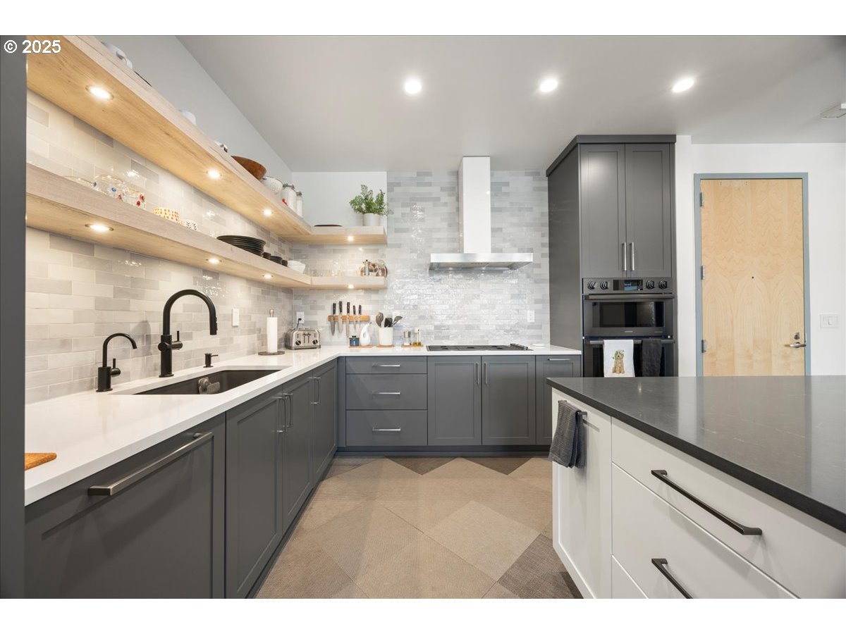 1926 W BURNSIDE ST 1602
