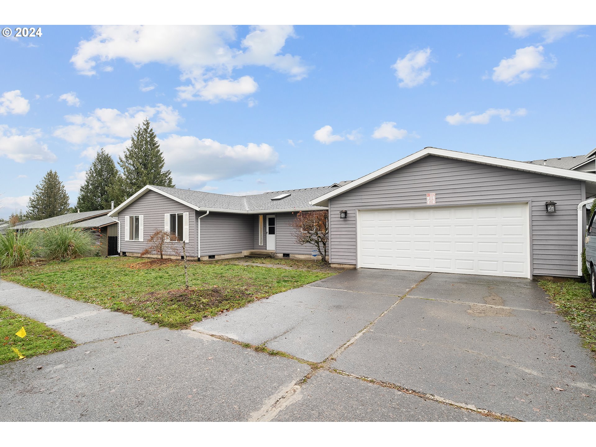 18095 BLUFF RD