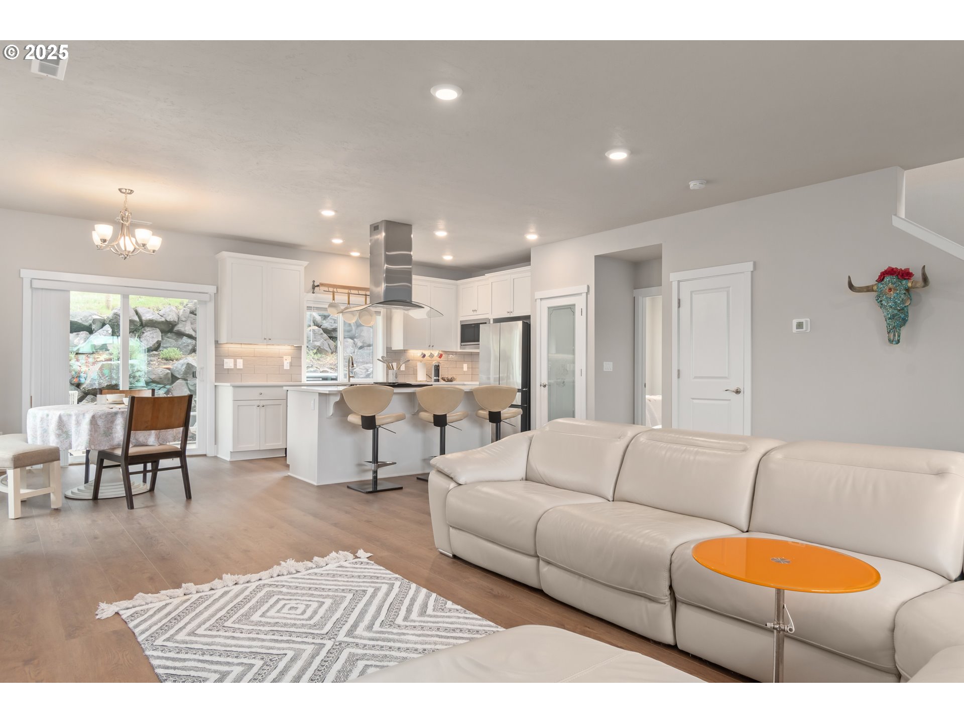 2796 CASCARA DR