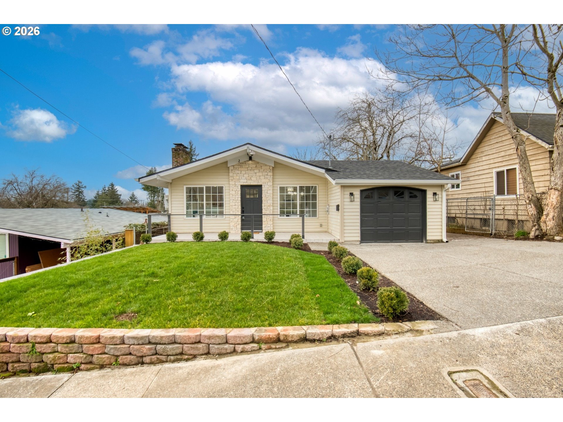 Photo 1 of 33 — 4827 SE 86TH AVE, Portland, OR 97266