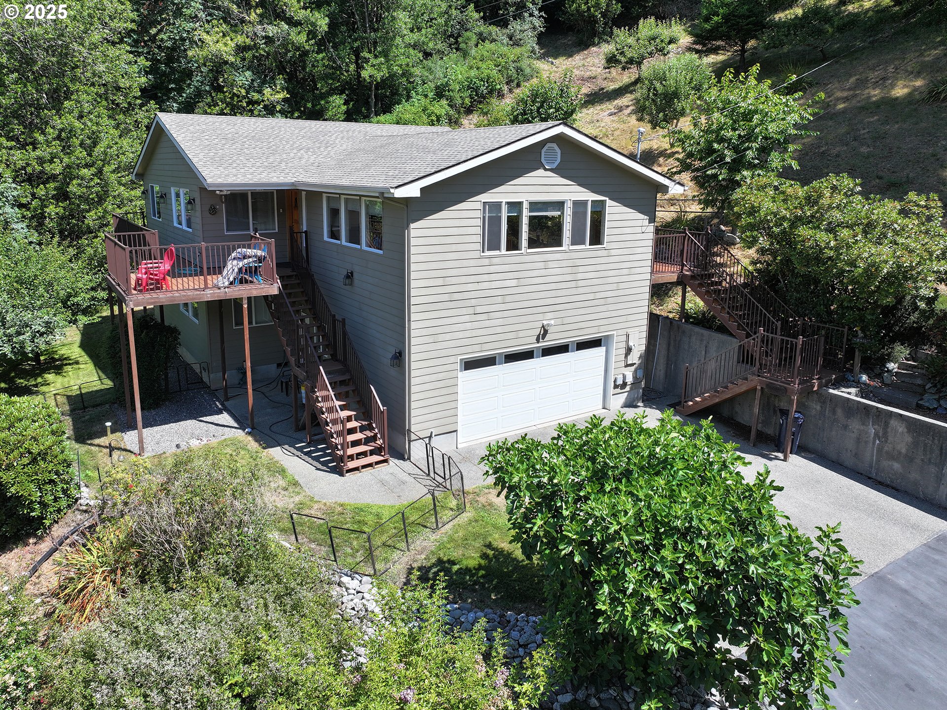 98493 N BANK CHETCO RIVER RD