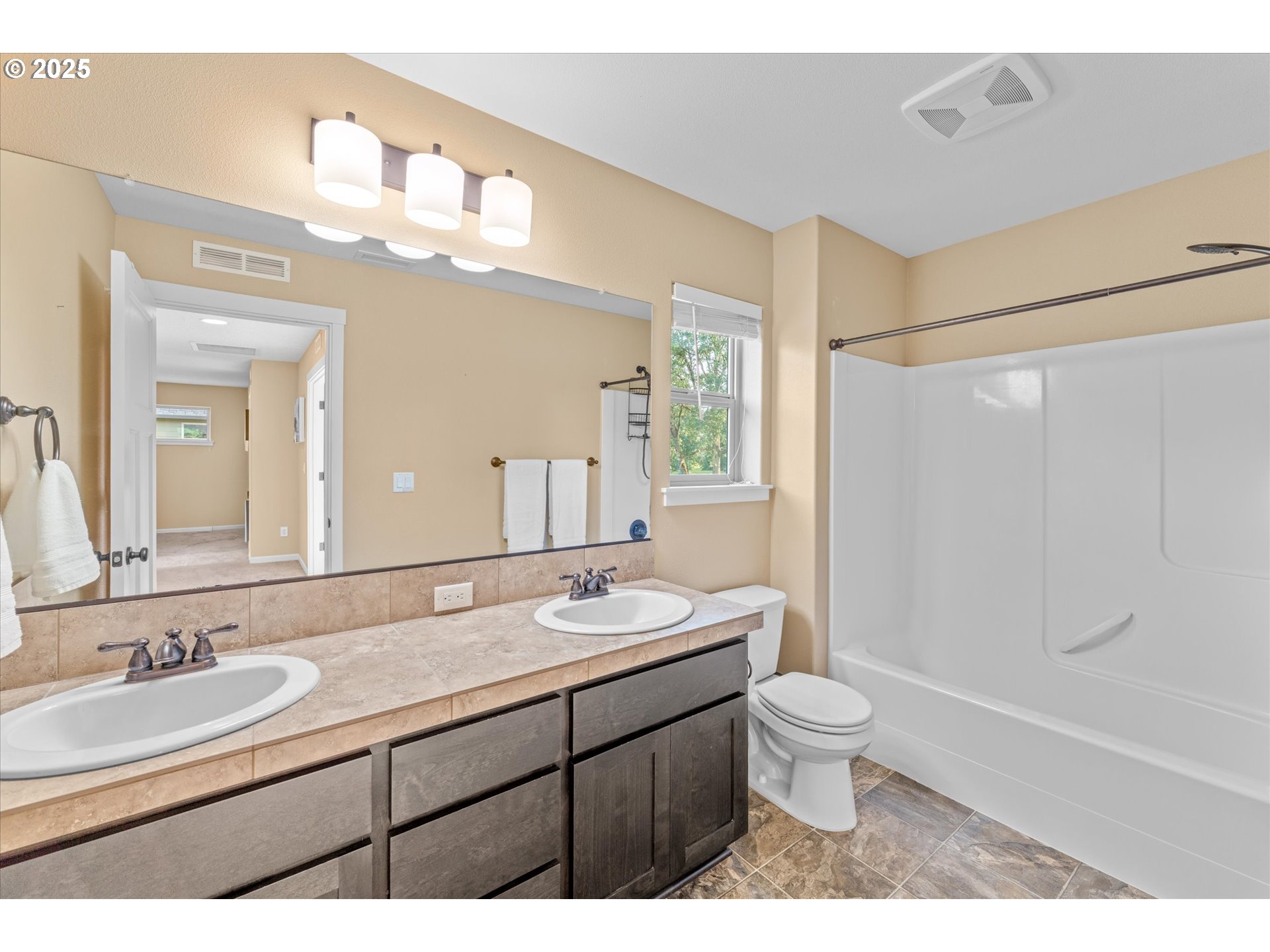 Battle Ground, Washington 98604, United States, 4 Bedrooms Bedrooms, ,3 BathroomsBathrooms,Residential,Active,158926