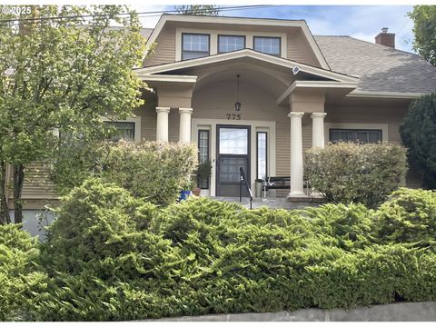 775 SE CHADWICK ST Roseburg OR 97470