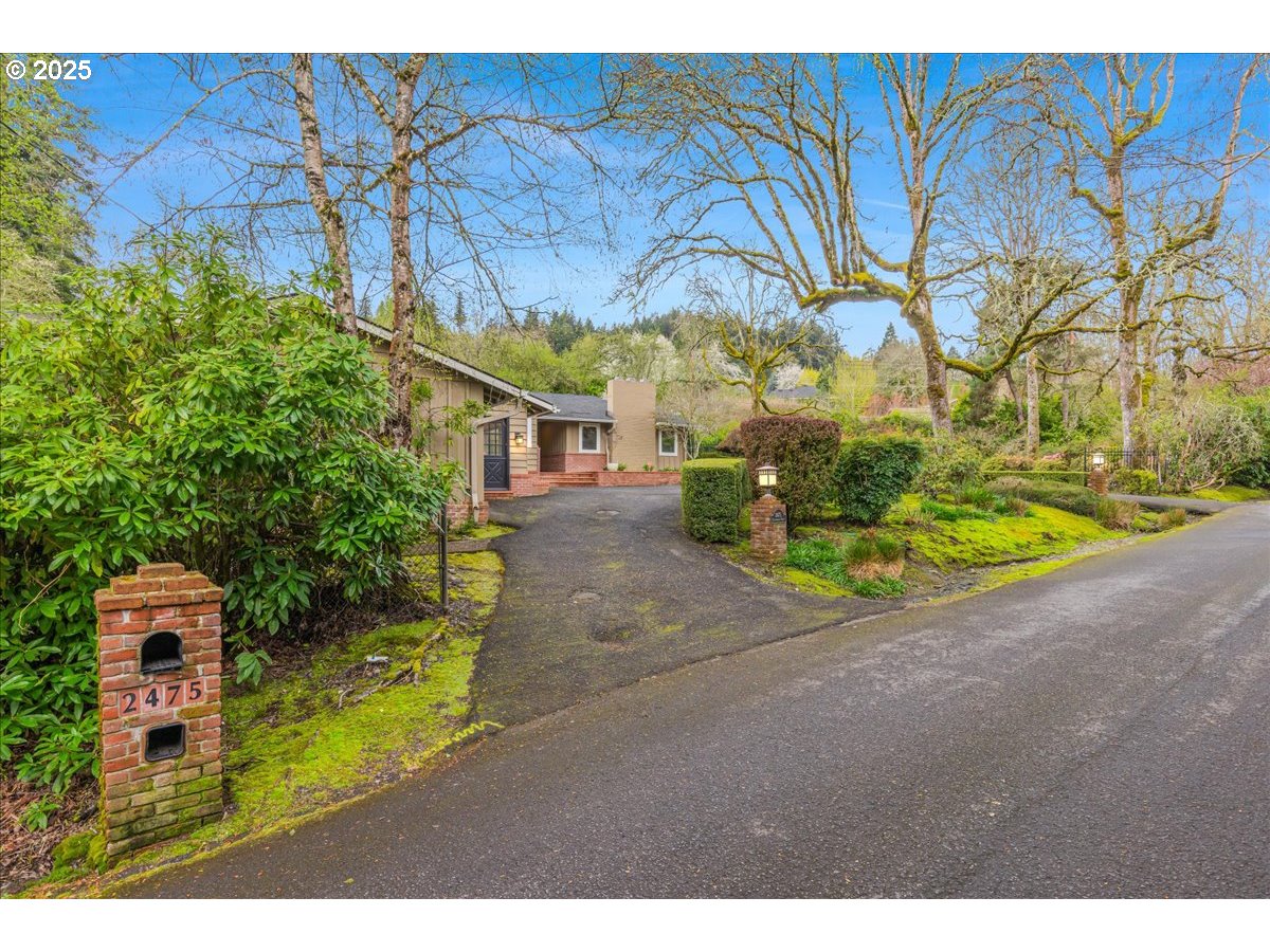 2475 GLENMORRIE DR