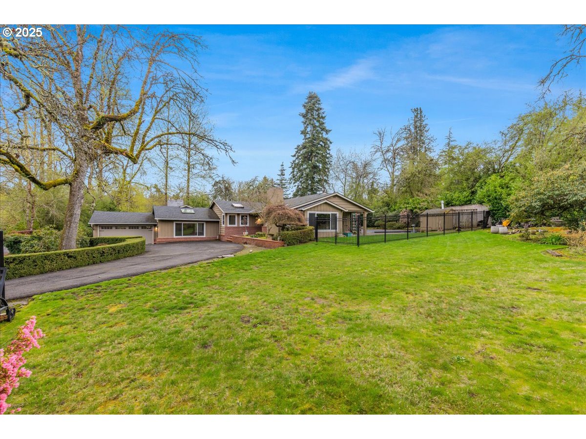 2475 GLENMORRIE DR