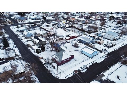 A home in Baker City