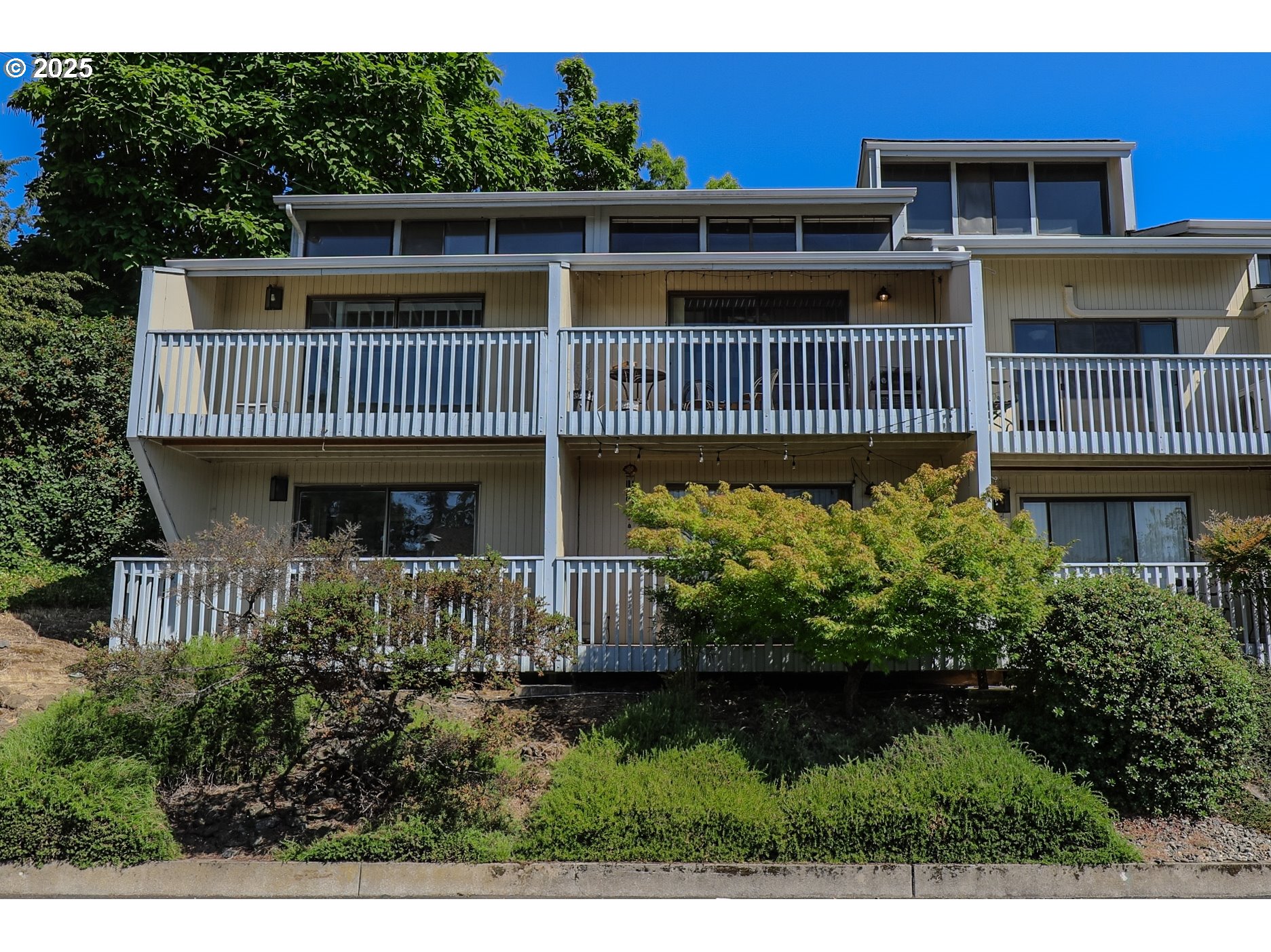 11 NW MOUNTAIN VIEW DR