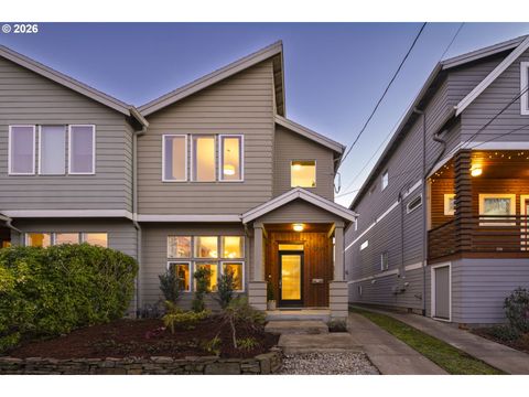 1220 SE LAMBERT ST Portland OR 97202