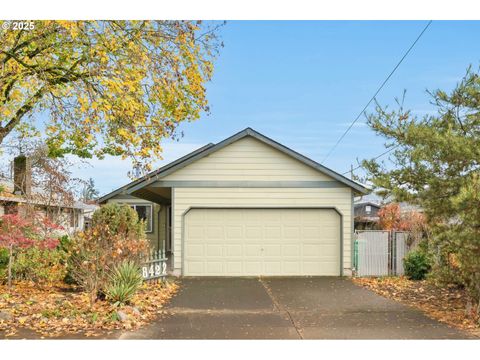 8422 SE 65TH AVE Portland OR 97206