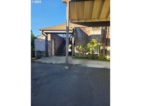 1040 BAY ST 14 Florence OR 97439