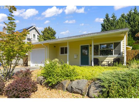 1415 SE MARTINS ST Portland OR 97202