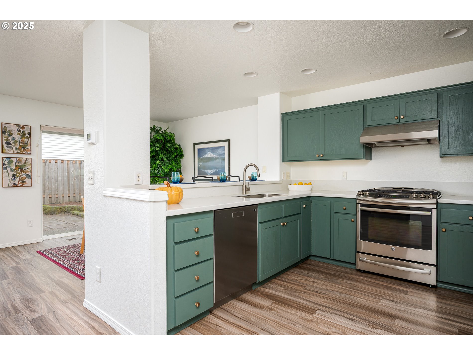 42002 NW ELMHURST CT