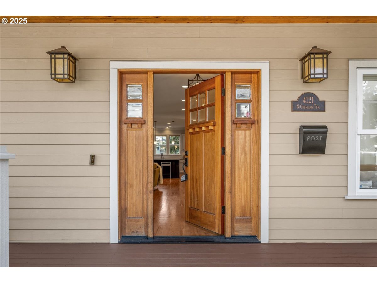 4121 N OVERLOOK TER
