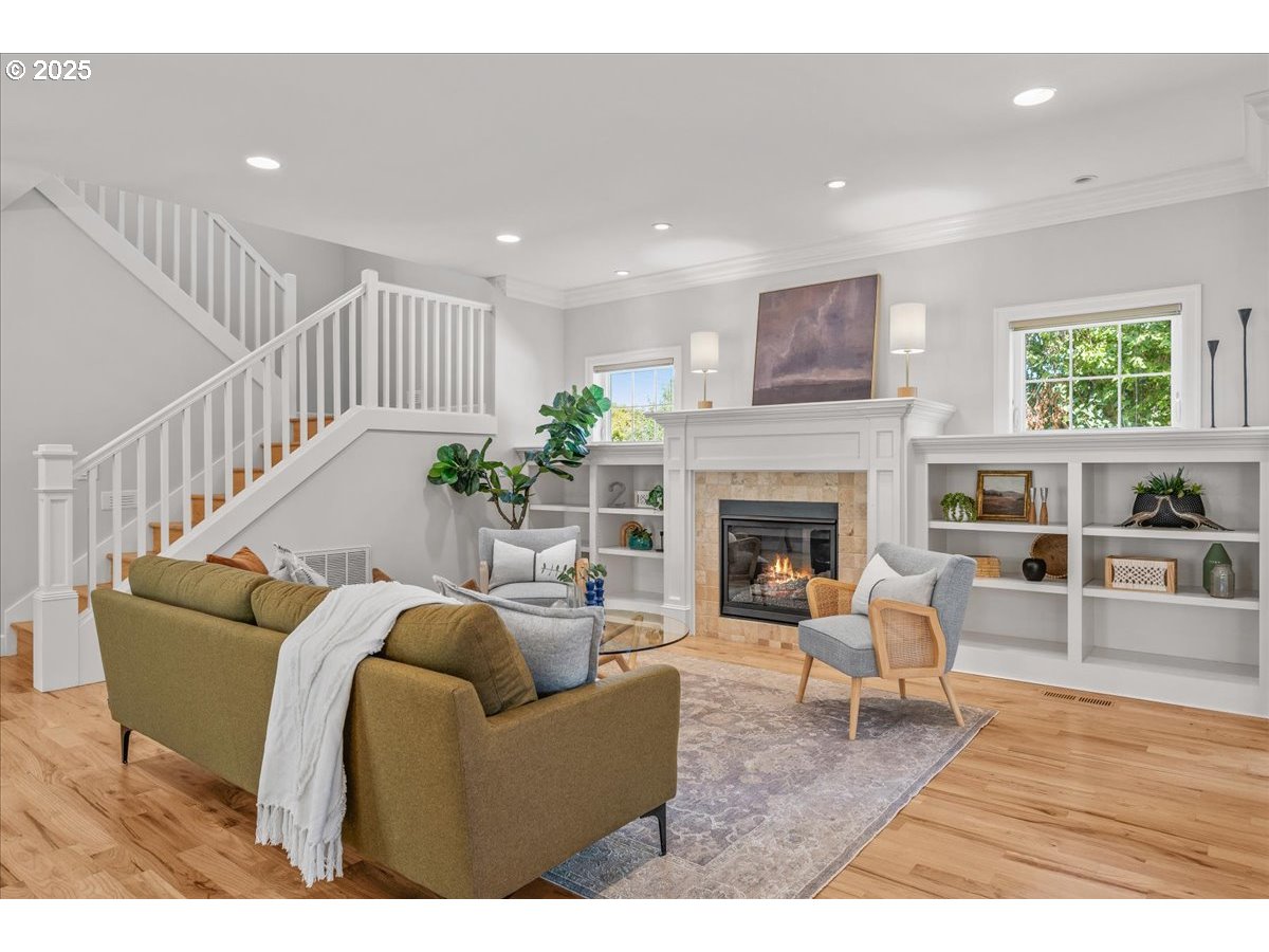 4121 N OVERLOOK TER