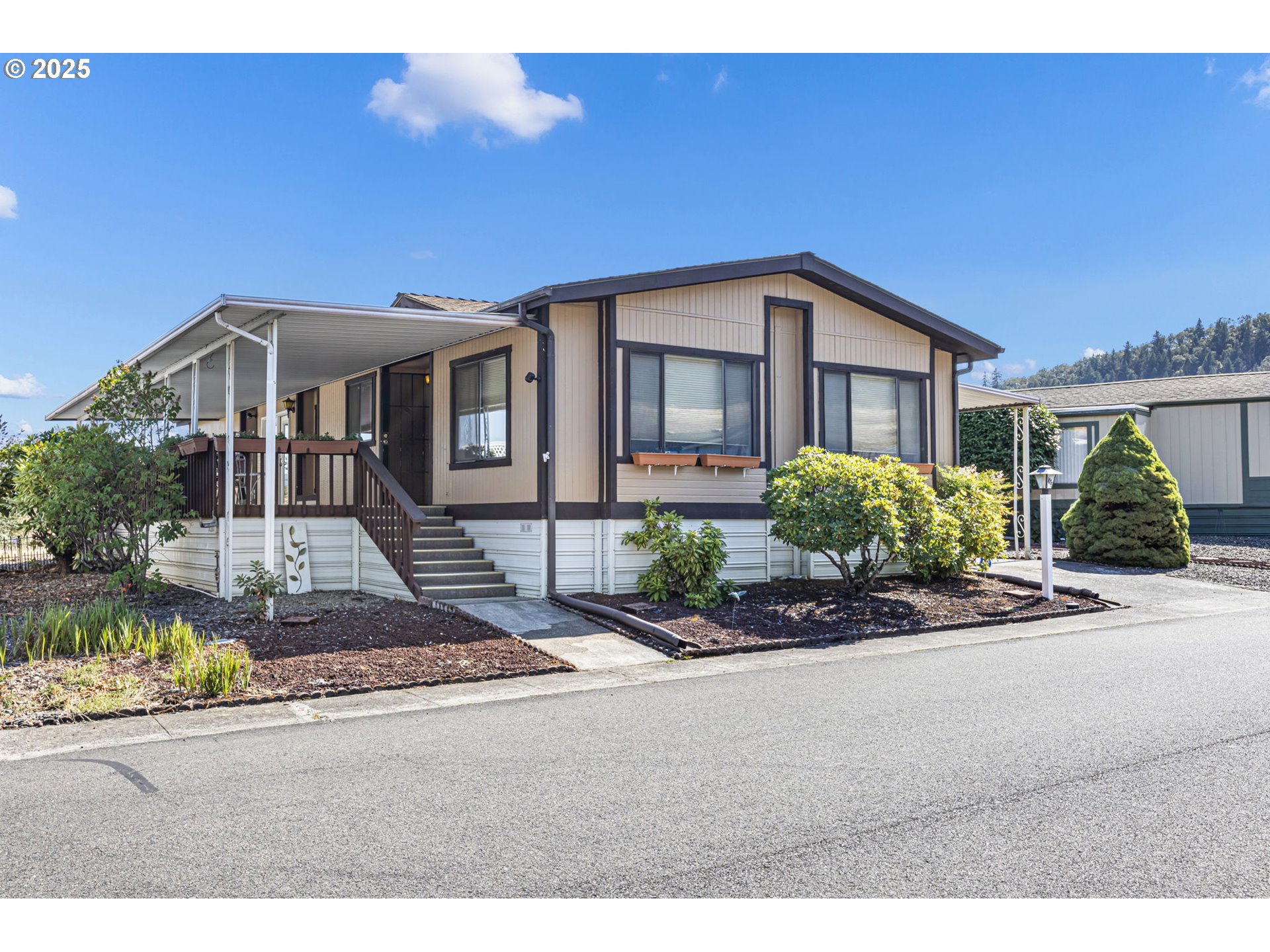 1009 SHADOW RANCH LN