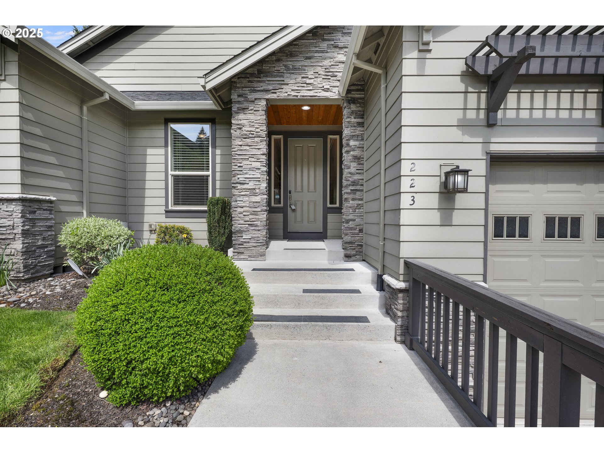 223 SE 29TH ST