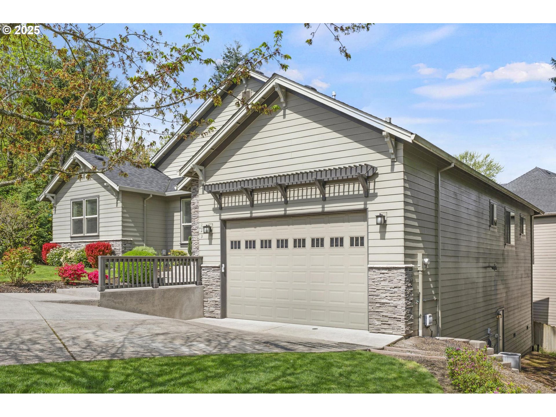 223 SE 29TH ST