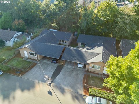 Photo of 3313 E 17th St, Vancouver, WA 98660 (MLS # 112216575)