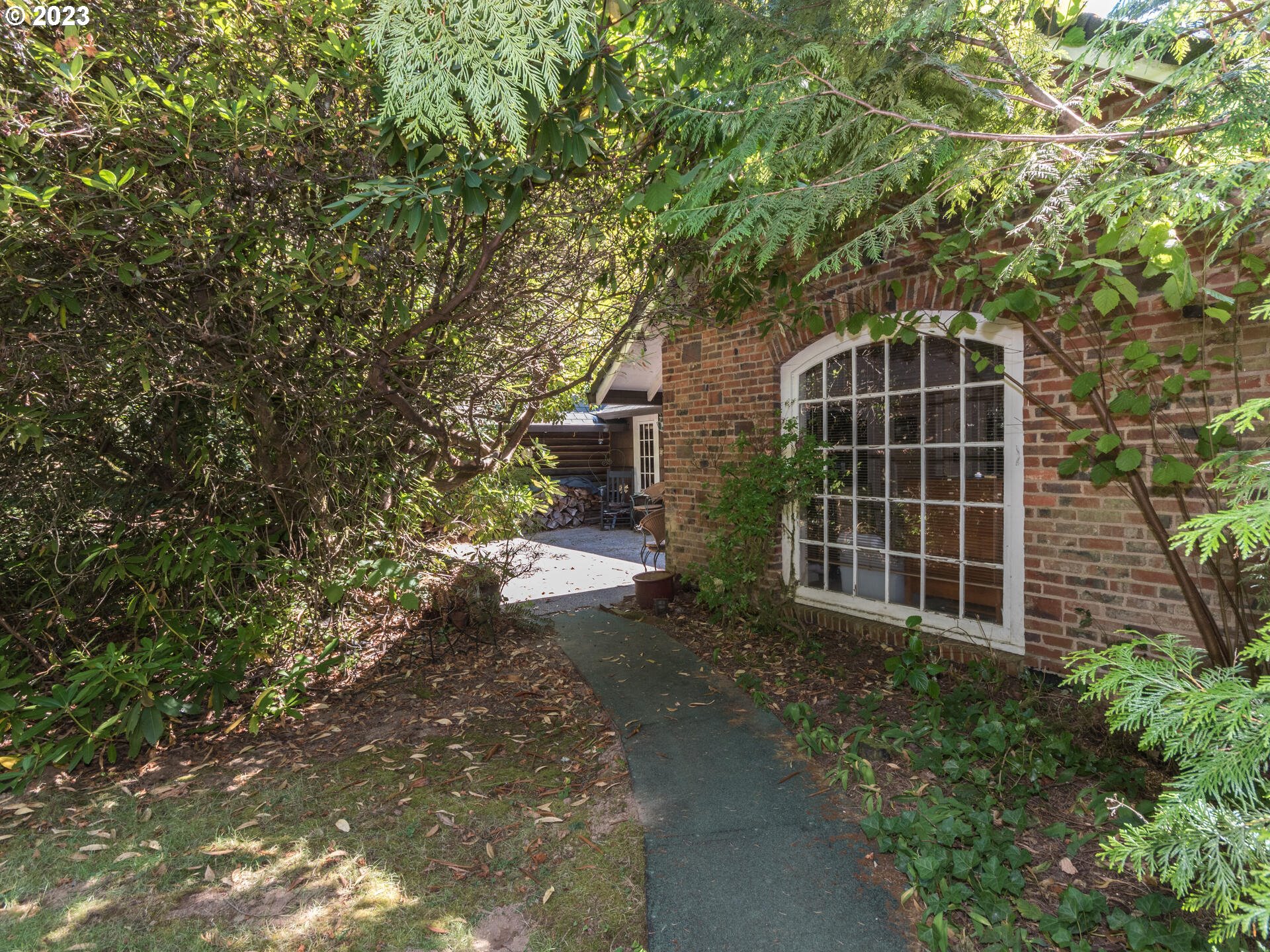 2440 SE REGNER RD