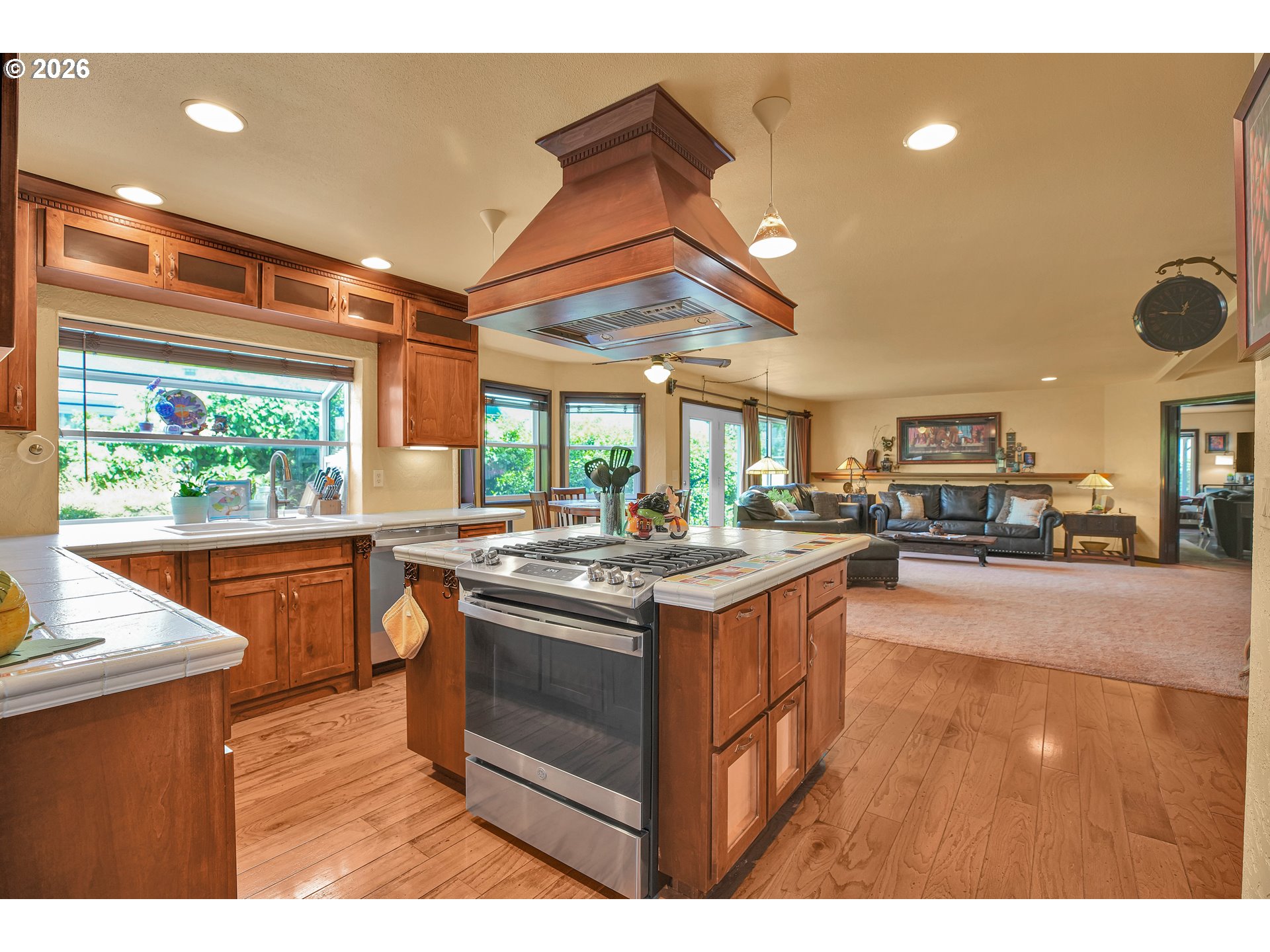 705 N MOLALLA AVE