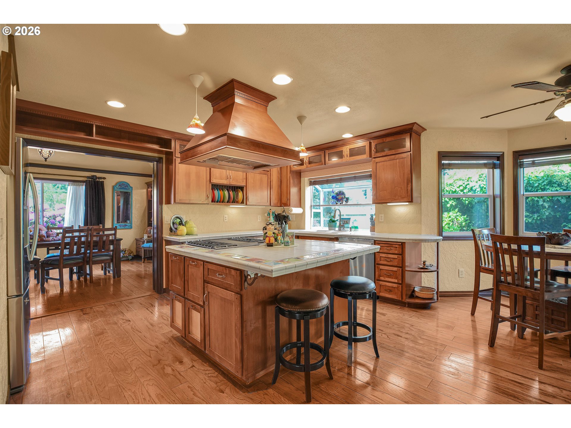 705 N MOLALLA AVE