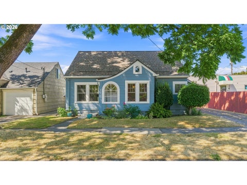Photo of 115 NW 9th St, McMinnville, OR 97128 (MLS # 537304206)
