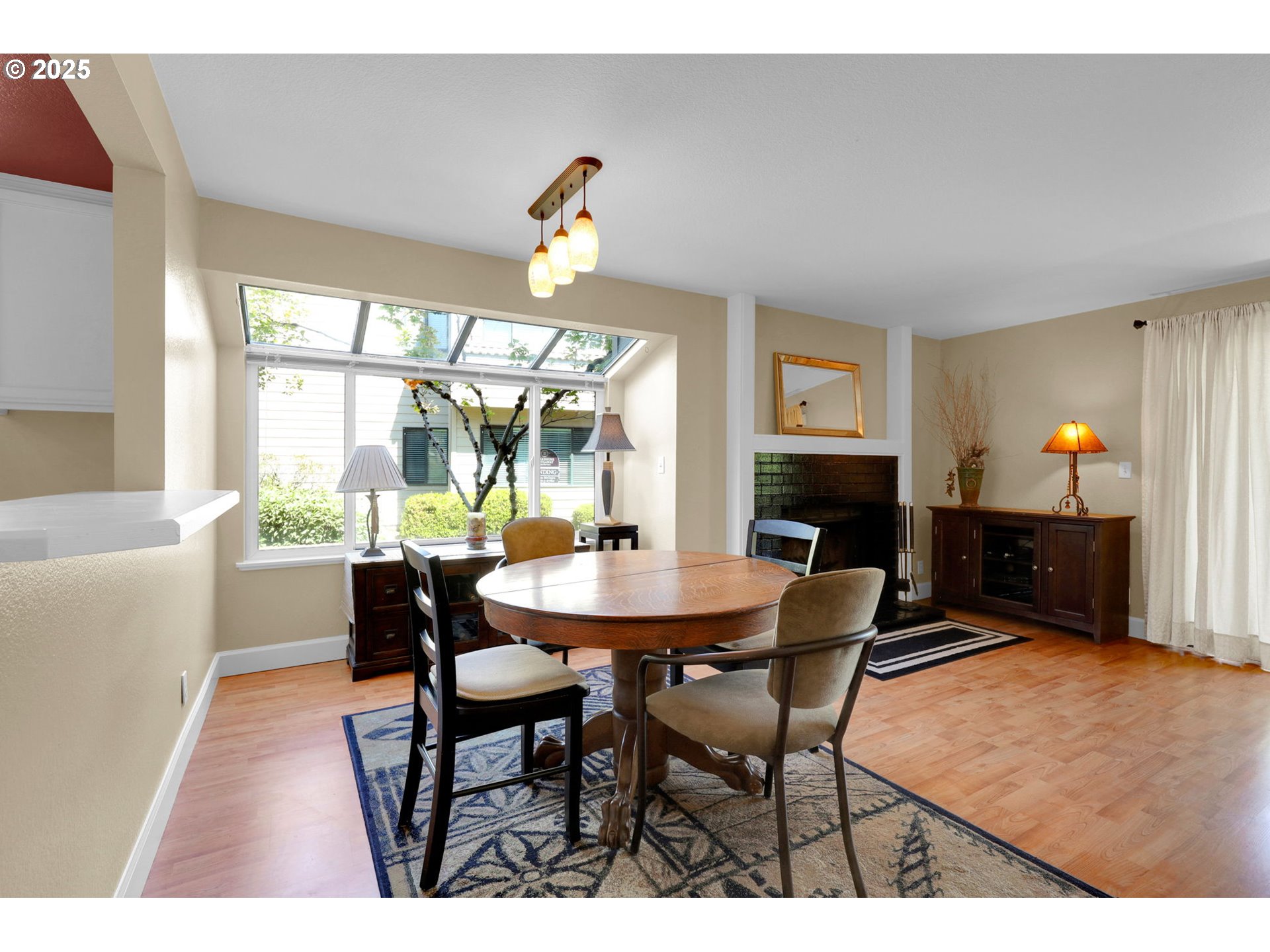 1922 LAKE ISLE DR
