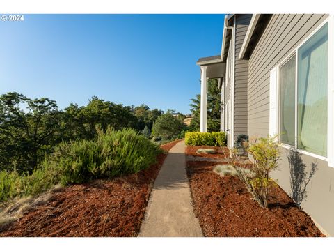 A home in Roseburg