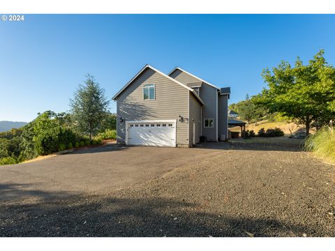 A home in Roseburg