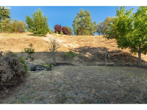 A home in Roseburg