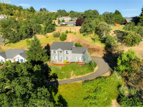 A home in Roseburg