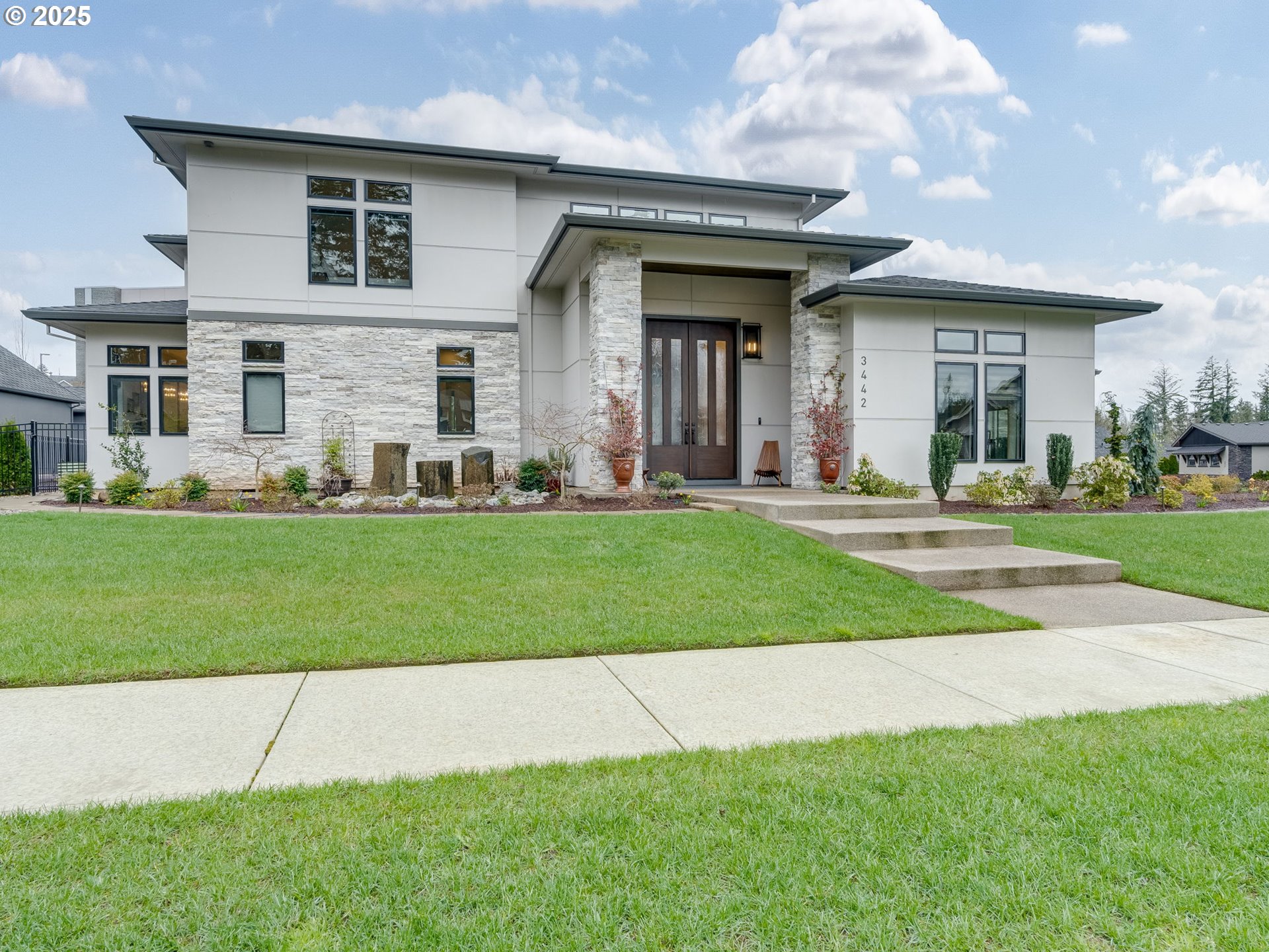3442 NW MCMASTER DR