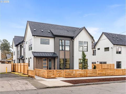 2932 SE 62nd AVE Portland OR 97213