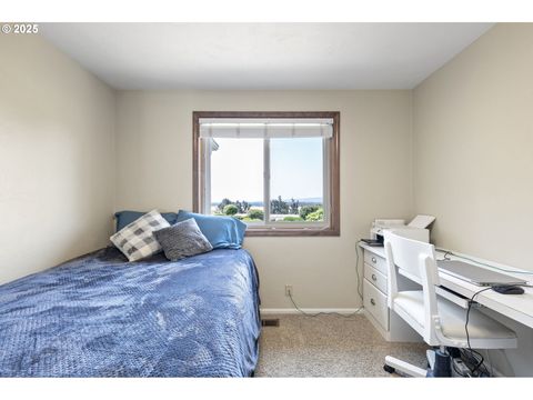 Tiny photo for 35514 Sunnyhill Ln, Pleasant Hill, OR 97455 (MLS # 674384560)