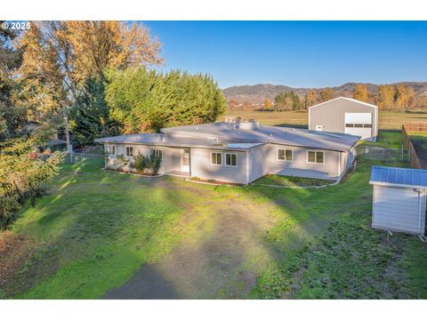 255 SHADY DR Roseburg OR 97471
