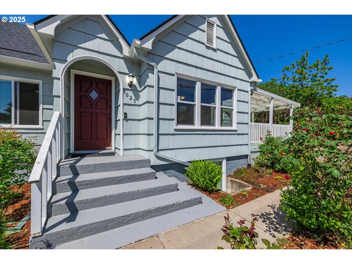 5625 SE JENNINGS AVE