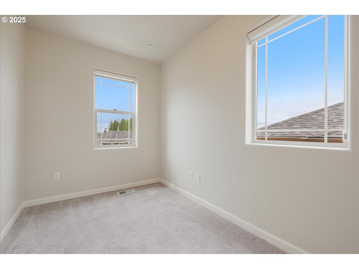 Portland, Oregon 97229, United States, 3 Bedrooms Bedrooms, ,4 BathroomsBathrooms,Residential,Active,246912