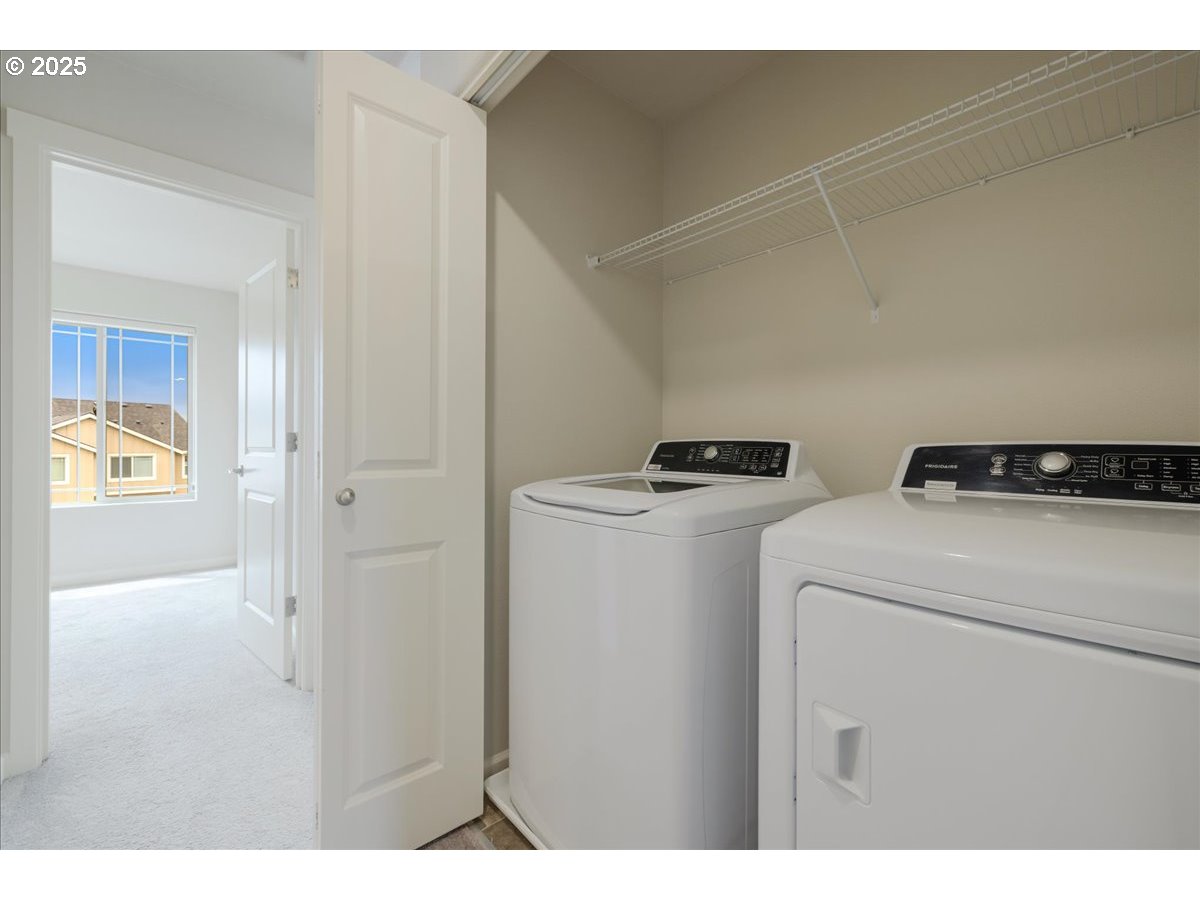 Portland, Oregon 97229, United States, 3 Bedrooms Bedrooms, ,4 BathroomsBathrooms,Residential,Active,246912