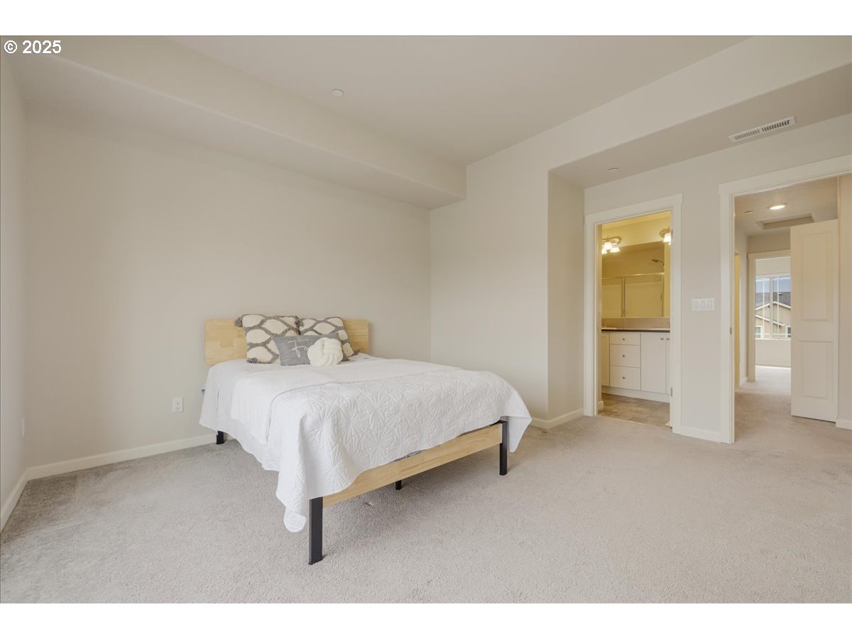 Portland, Oregon 97229, United States, 3 Bedrooms Bedrooms, ,4 BathroomsBathrooms,Residential,Active,246912