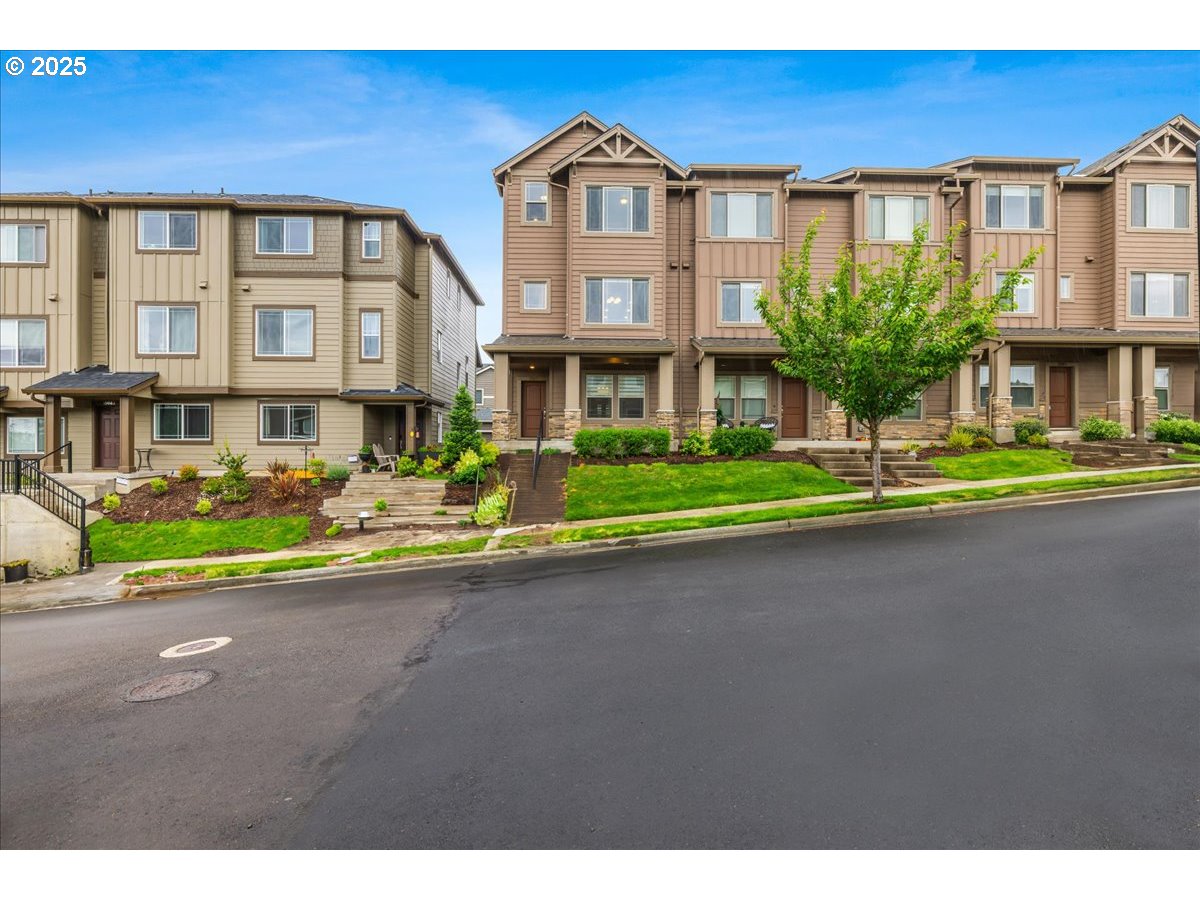 Portland, Oregon 97229, United States, 3 Bedrooms Bedrooms, ,4 BathroomsBathrooms,Residential,Active,246912