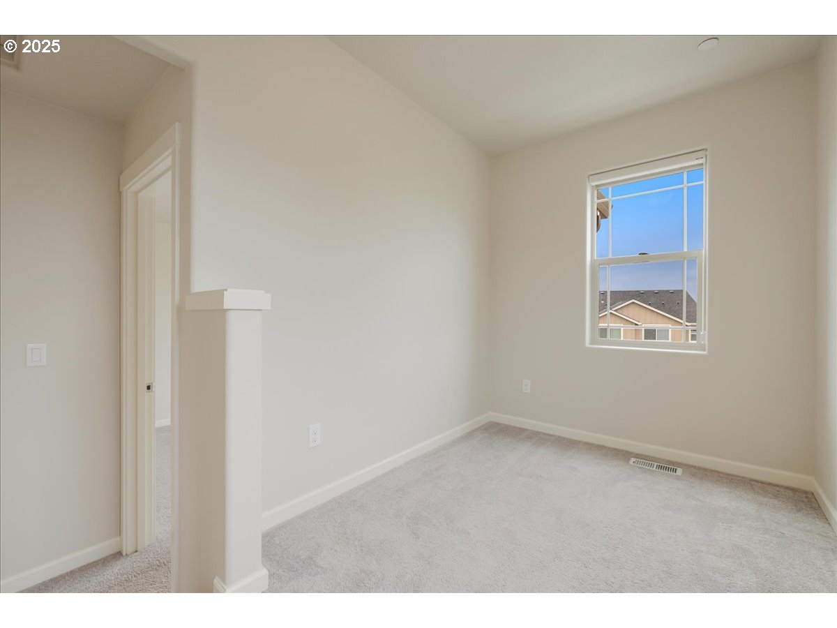 Portland, Oregon 97229, United States, 3 Bedrooms Bedrooms, ,4 BathroomsBathrooms,Residential,Active,246912