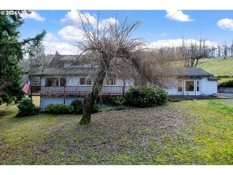 A home in Clatskanie