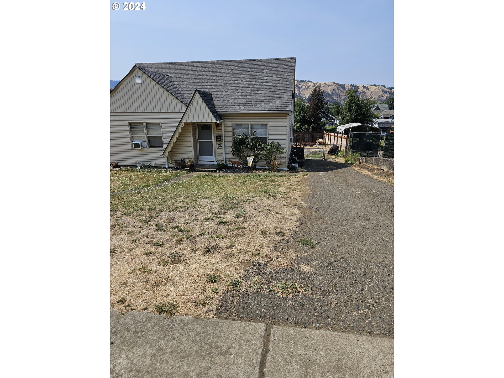 1710 SE MAIN ST