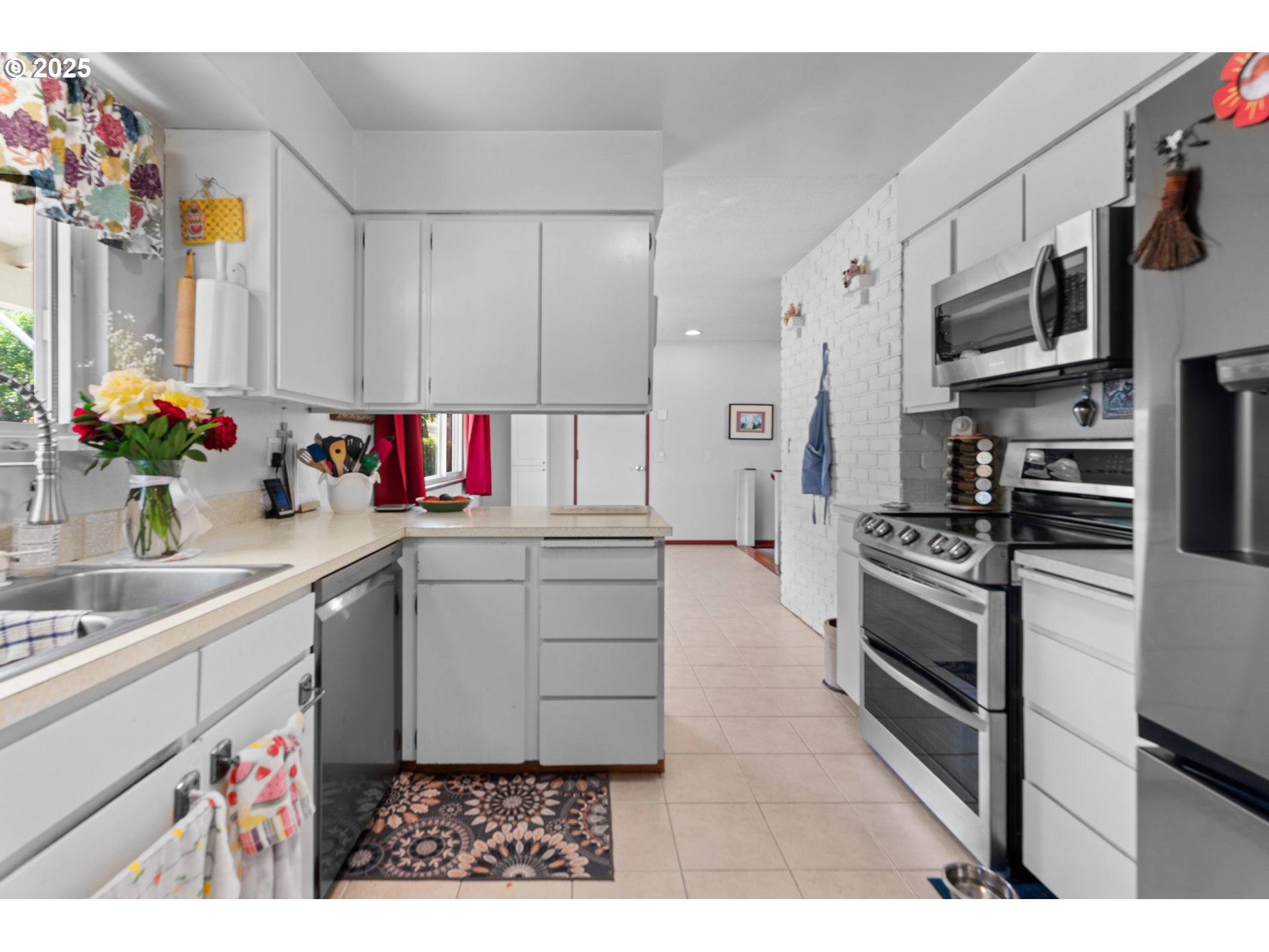 717 E 21ST PL