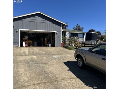 150 MAYWOOD CT Roseburg OR 97471