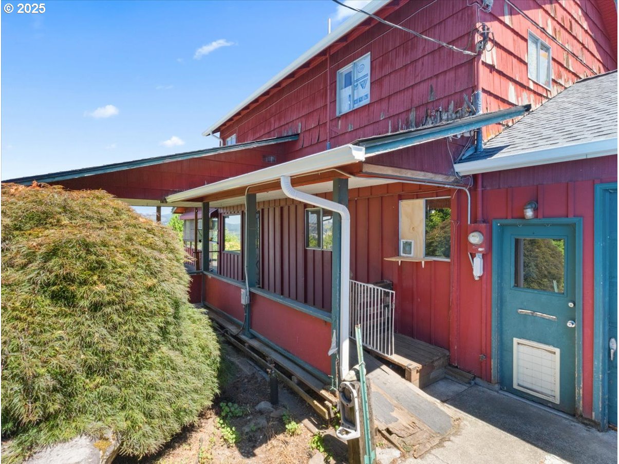 1800 NE CORBETT HILL RD